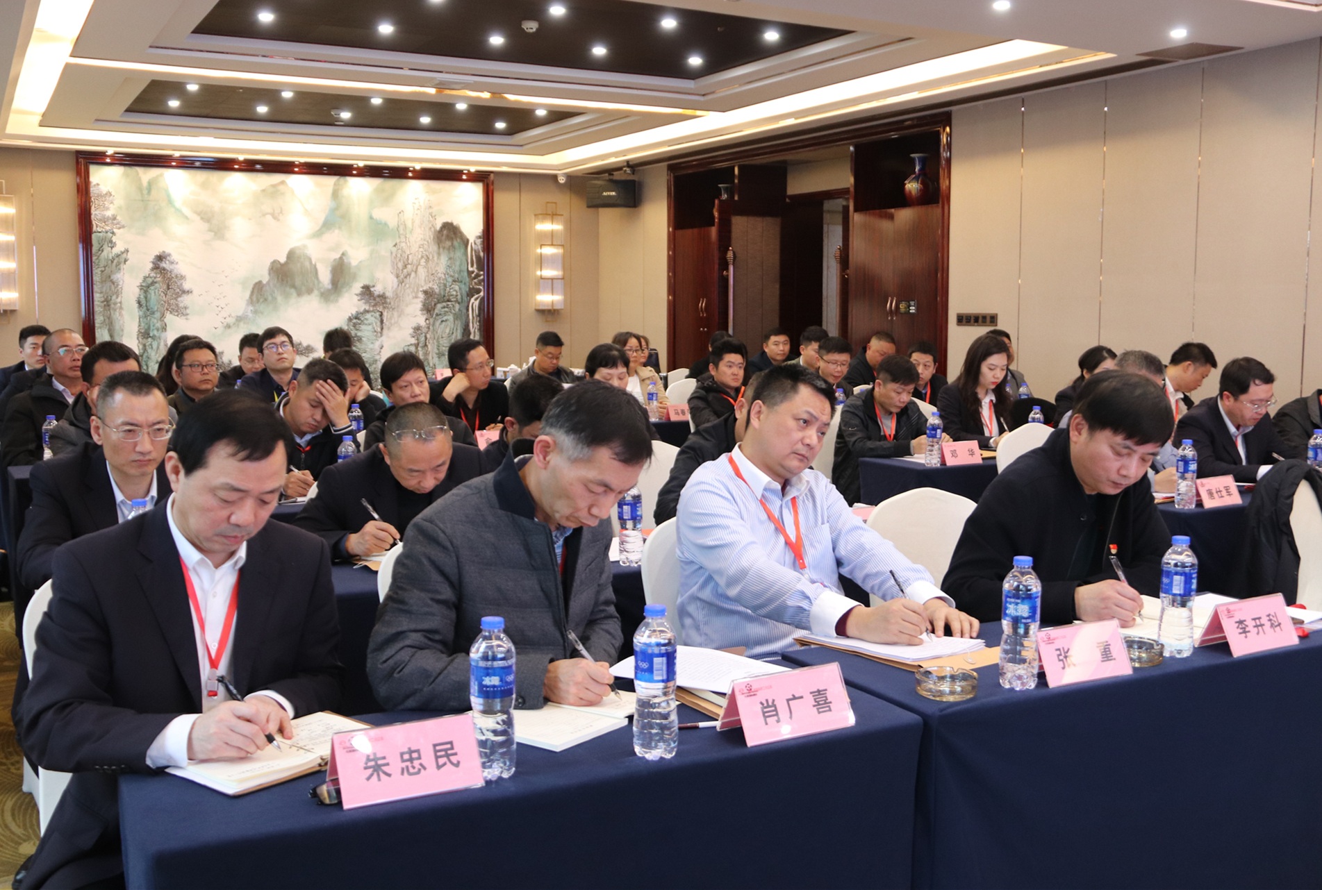 20210406438967.jpg 陳國(guó)初講黨史學(xué)習(xí)教育專題黨課_9768_副本 (1).jpg